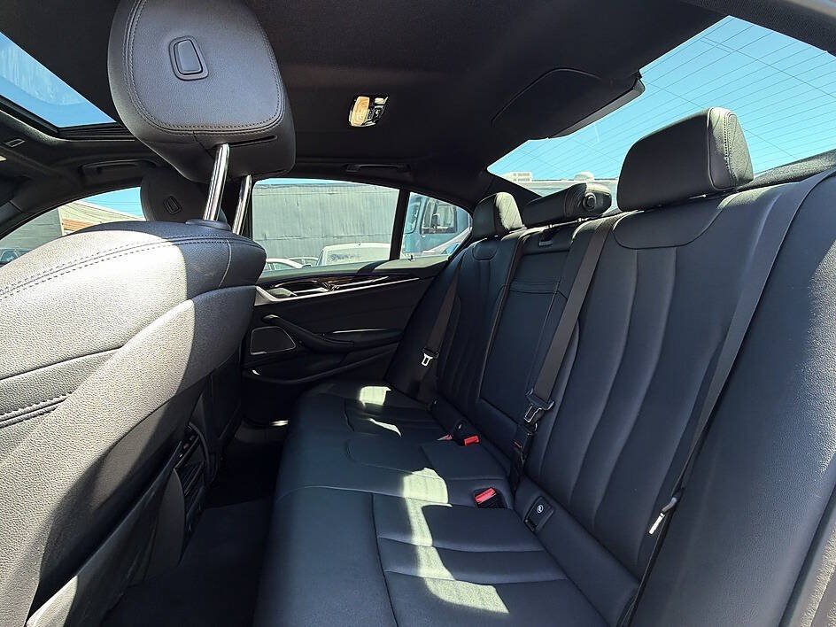 Used 2018 BMW 530i RWD image 18