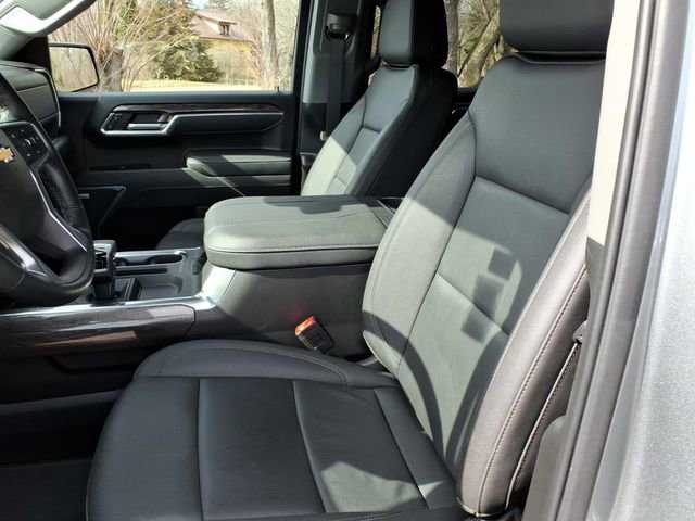 Used 2025 Chevrolet Silverado 1500 LTZ AWD/4WD image 19