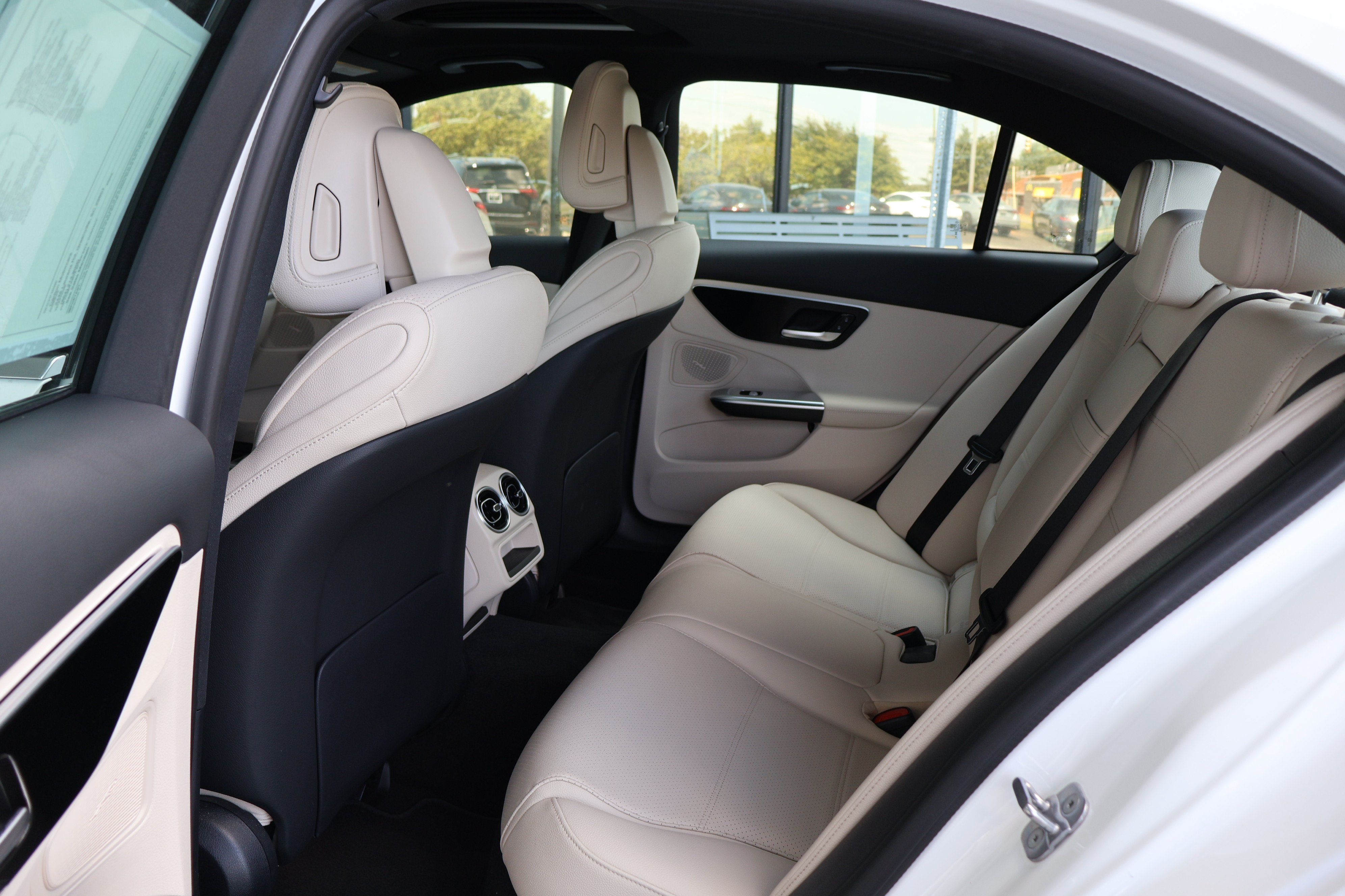 Certified 2024 Mercedes-Benz C 300 4MATIC Sedan image 17