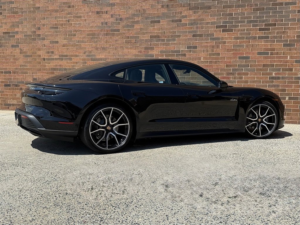 New 2025 Porsche Taycan image 7