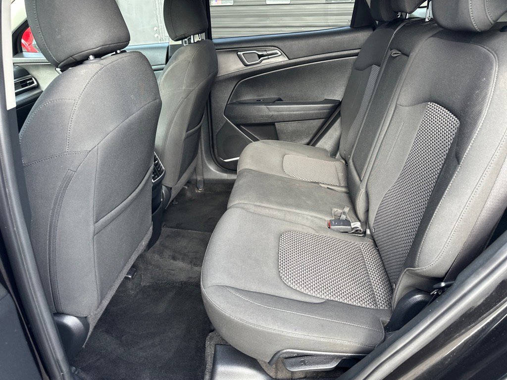 Used 2023 Kia Sportage LX image 16