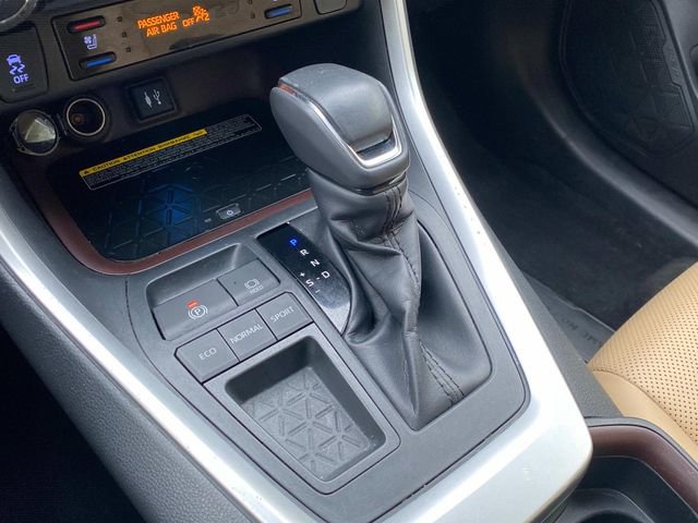 Used 2019 Toyota RAV4 Limited w/ Advanced Technology Package image 30