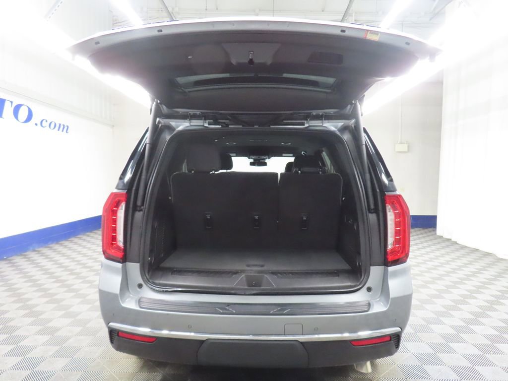 Used 2024 GMC Yukon SLT w/ SLT Luxury Package image 40