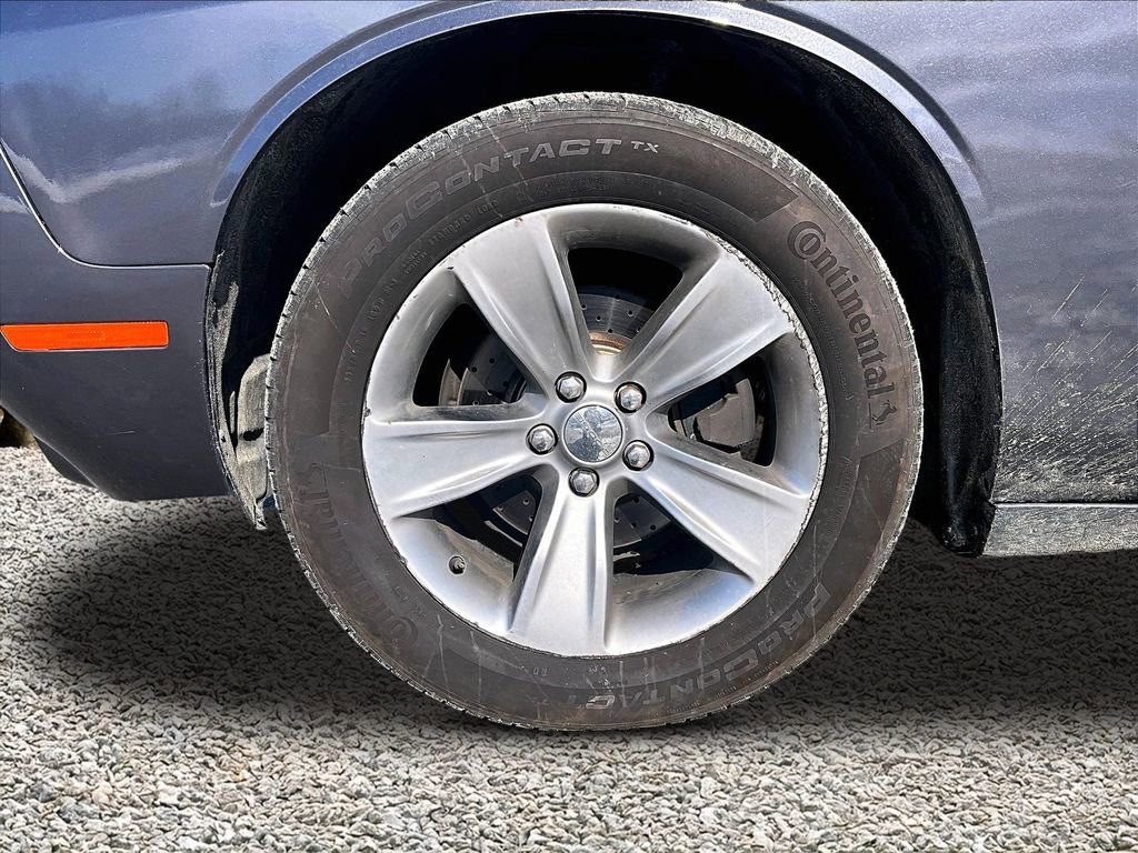 Used 2019 Dodge Challenger SXT image 8