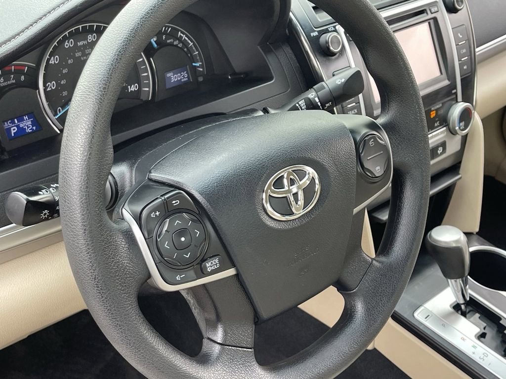 Used 2013 Toyota Camry LE image 21