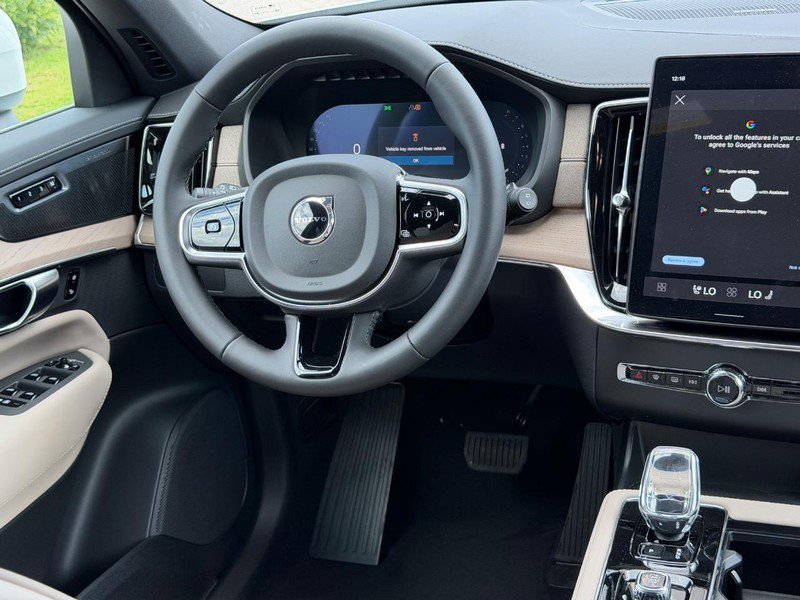 New 2026 Volvo XC90 B6 Plus w/ Protection Package Premier AWD/4WD image 6