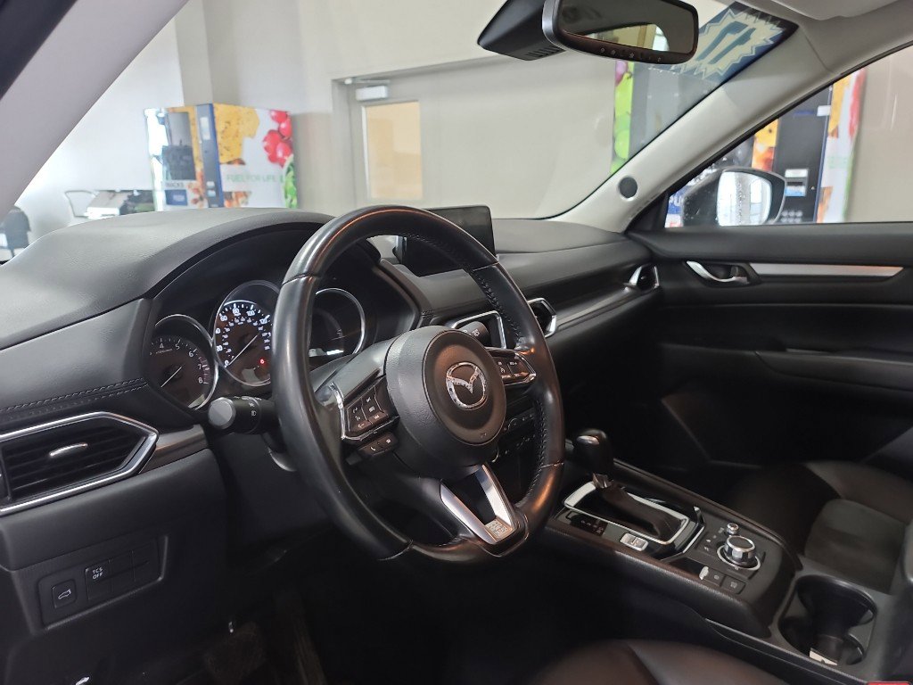 Used 2017 MAZDA CX-5 Touring w/ Preferred Equipment Package image 8