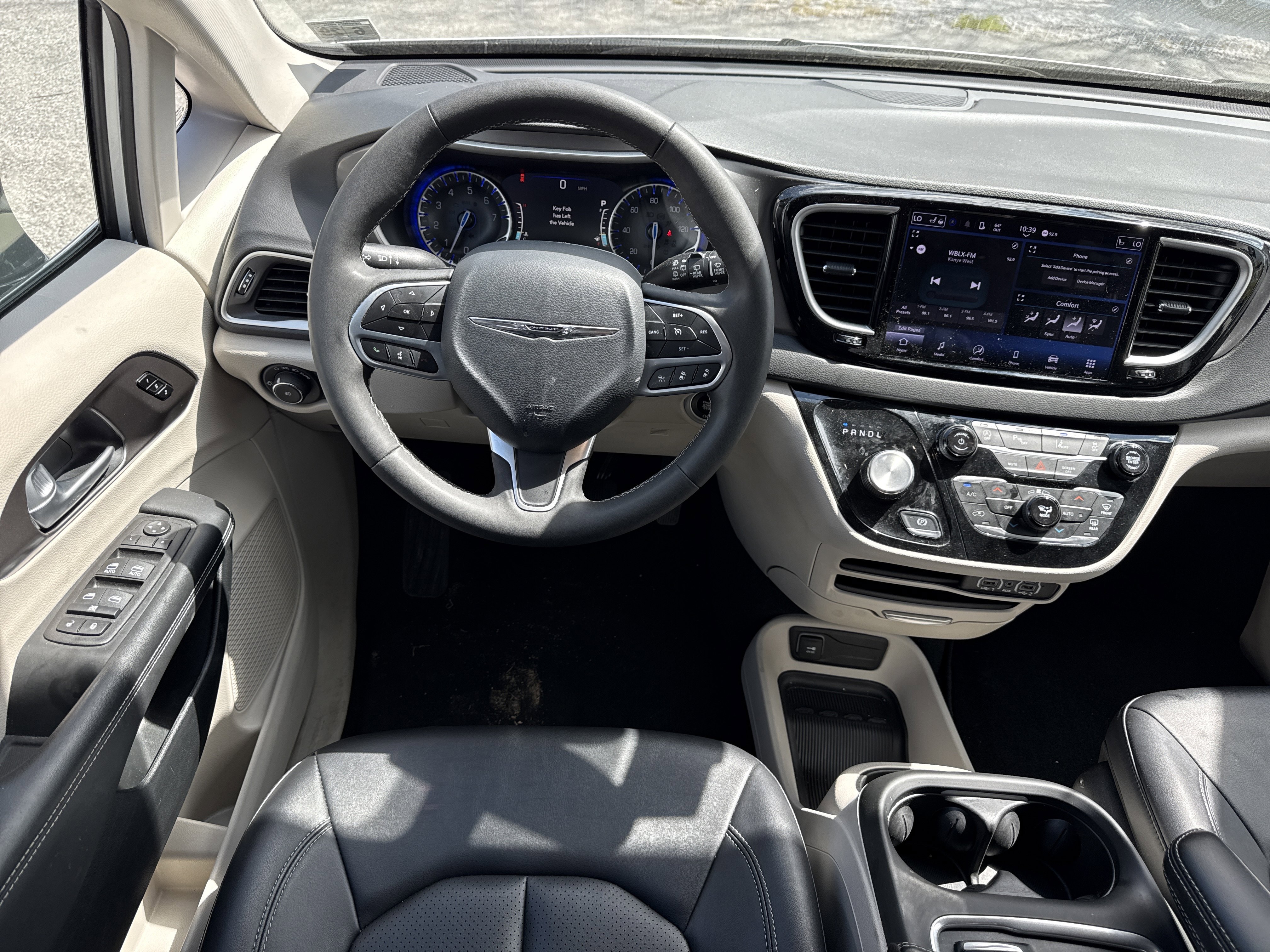 Used 2024 Chrysler Pacifica Touring-L image 13