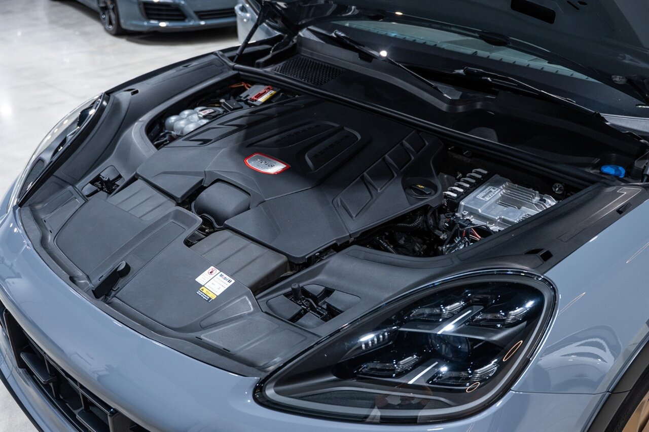 Used 2022 Porsche Cayenne Turbo GT AWD/4WD image 46