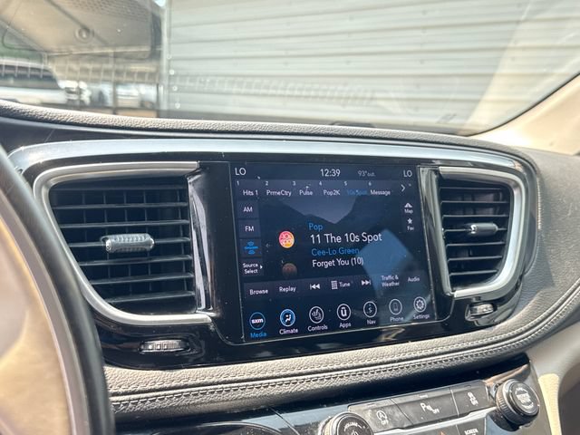 Used 2020 Chrysler Pacifica Limited FWD image 21