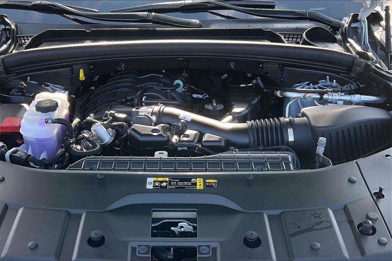 New 2025 Jeep Grand Cherokee L Laredo w/ Luxury Tech Group I image 37