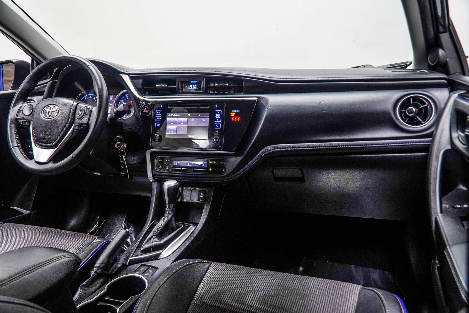 Used 2018 Toyota Corolla SE image 19