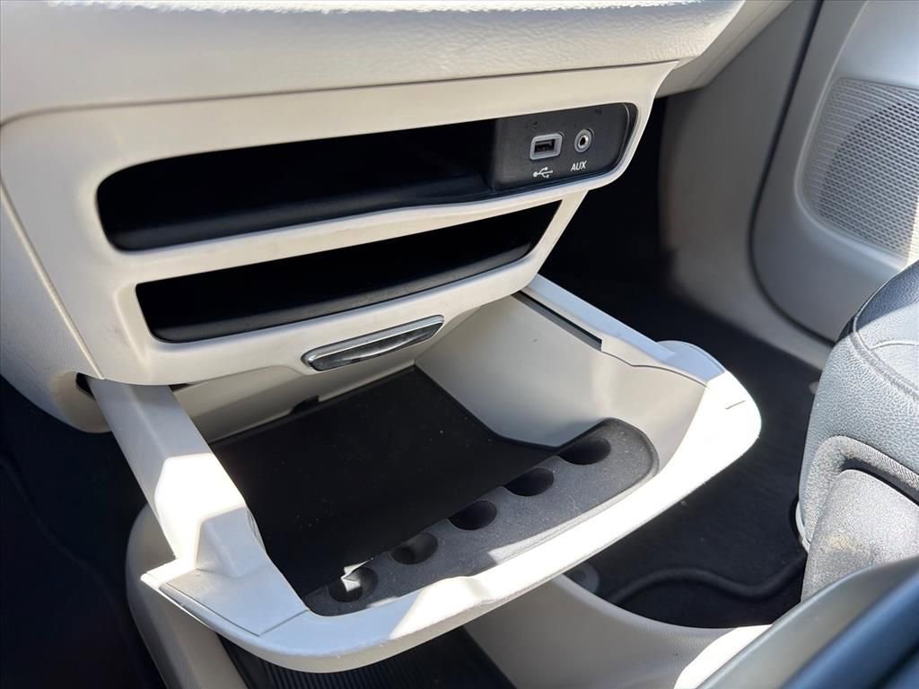 Used 2020 Chrysler Pacifica Touring-L image 23