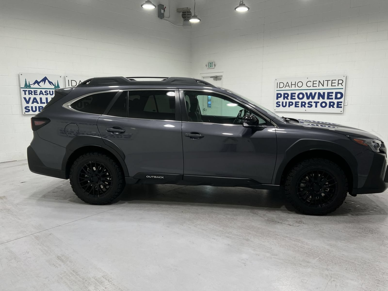 Used 2023 Subaru Outback Limited AWD/4WD image 9