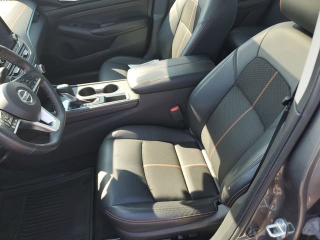 Certified 2022 Nissan Altima 2.5 SR w/ Midnight Edition Package FWD image 17