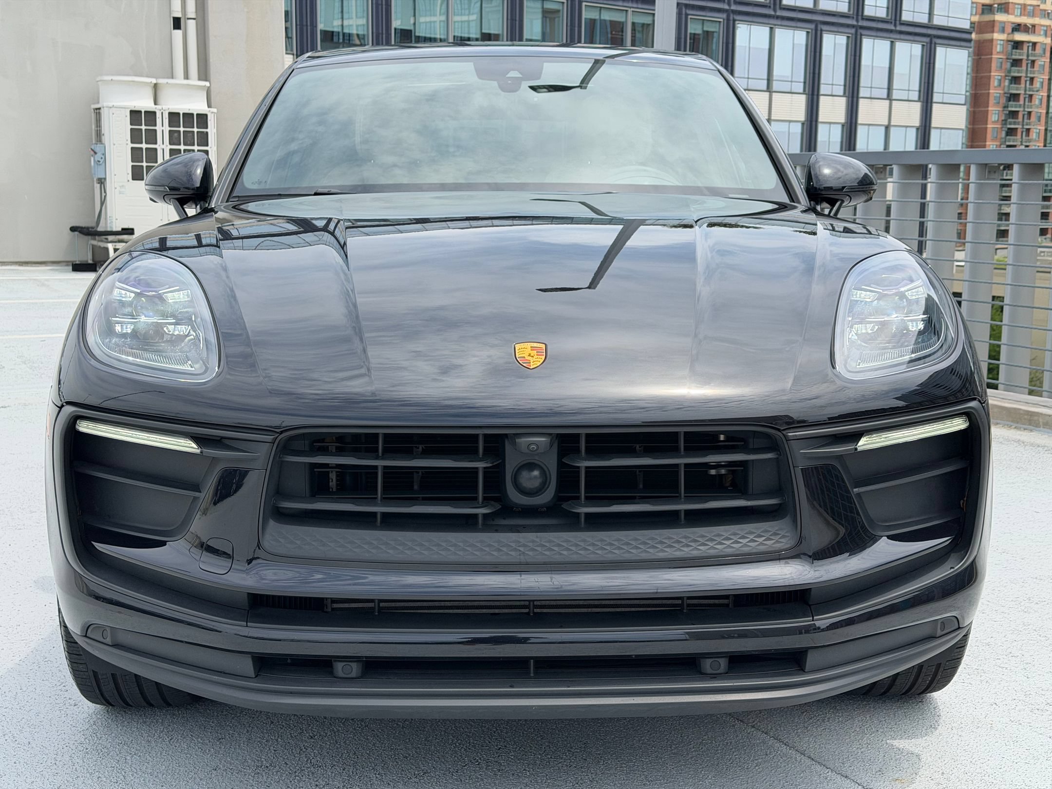 Certified 2023 Porsche Macan AWD/4WD image 10