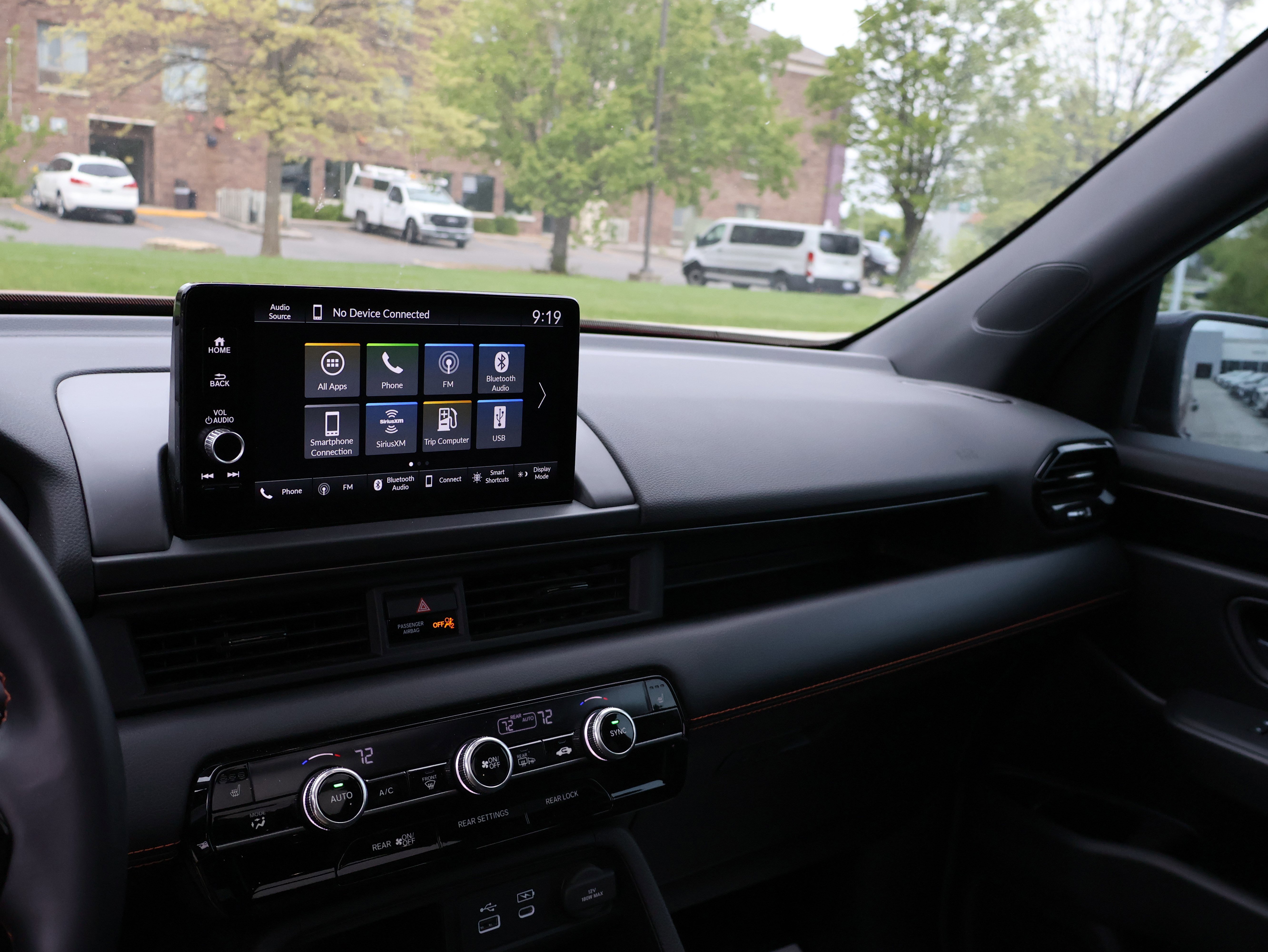 Used 2025 Honda Pilot TrailSport image 38