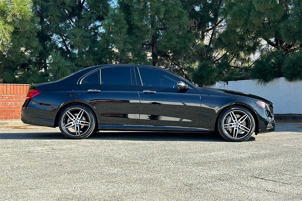 Used 2020 Mercedes-Benz E 350 Sedan image 3
