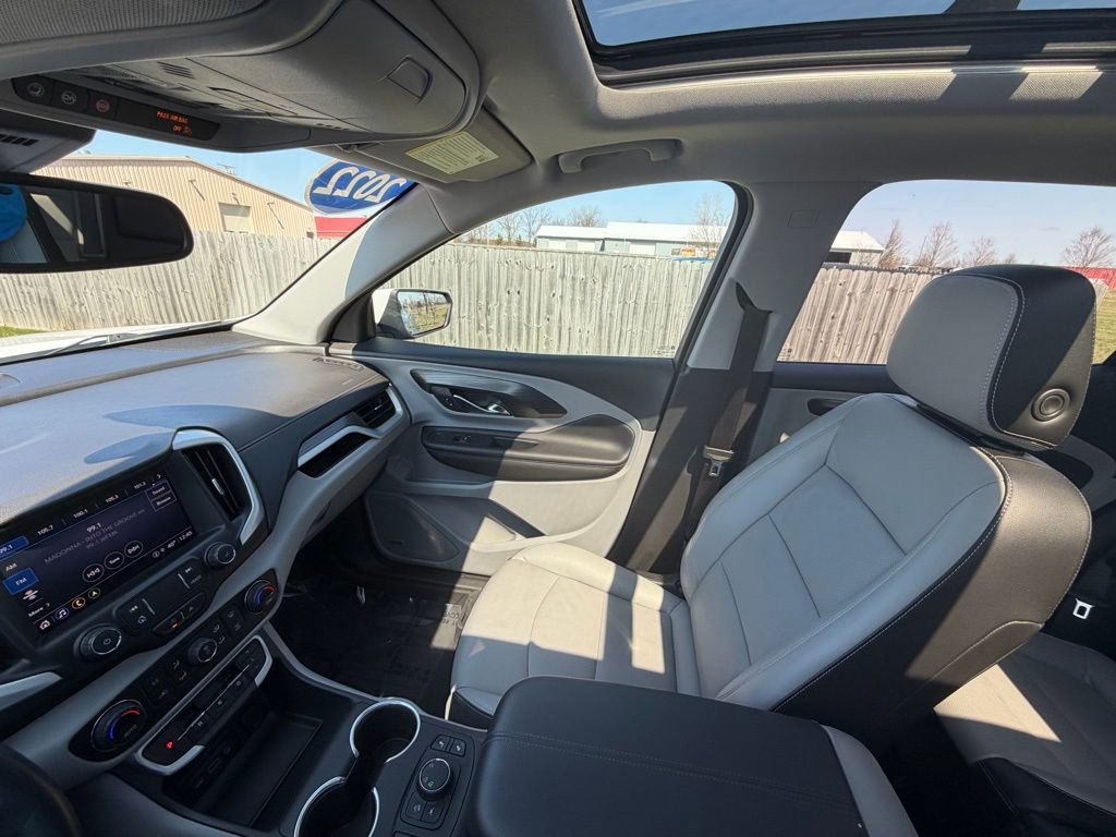 Used 2022 GMC Terrain SLT w/ Infotainment Package II image 15