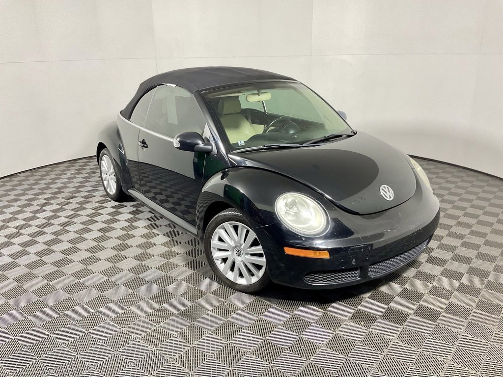Used 2008 Volkswagen Beetle SE image 2