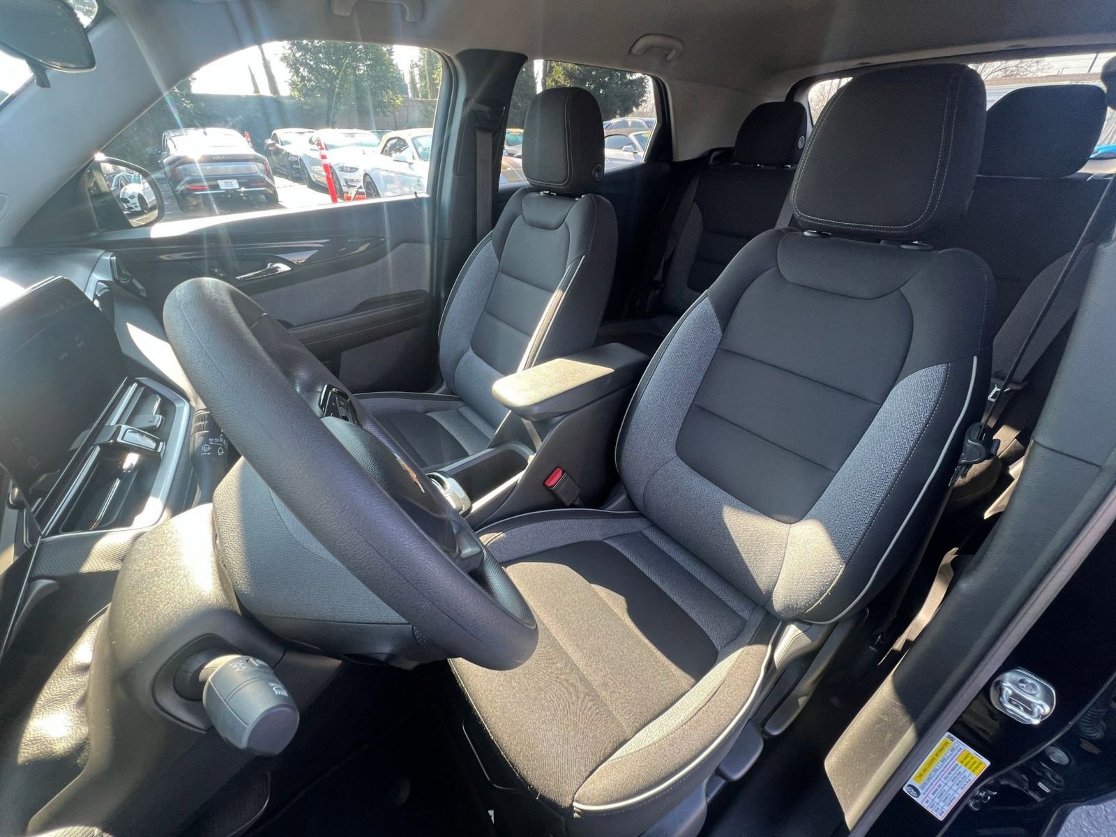 Used 2025 Chevrolet TrailBlazer LT image 36