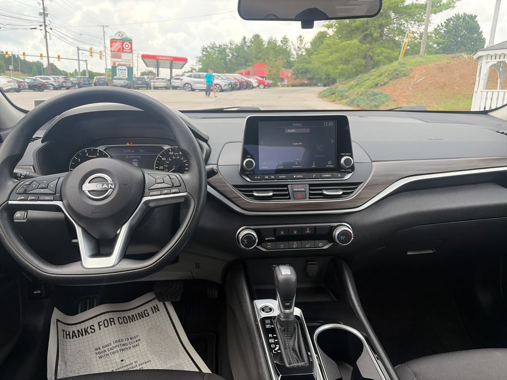 Used 2024 Nissan Altima 2.5 SV AWD/4WD image 13