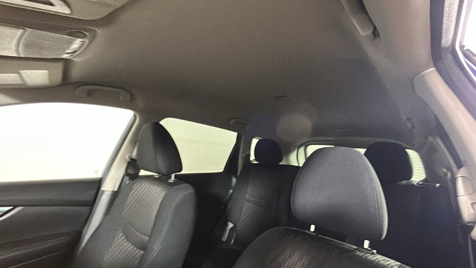 Used 2019 Nissan Rogue S FWD image 12