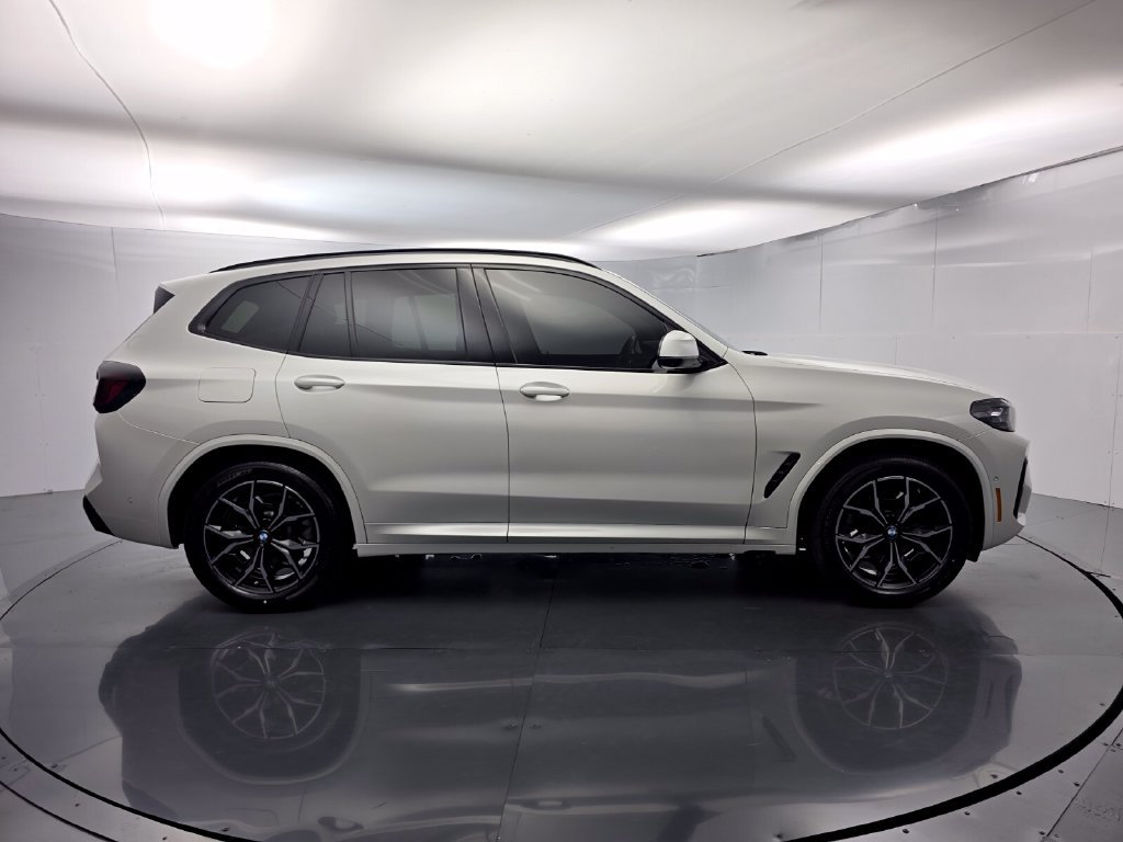 Certified 2024 BMW X3 xDrive30i w/ Premium Package AWD/4WD image 3