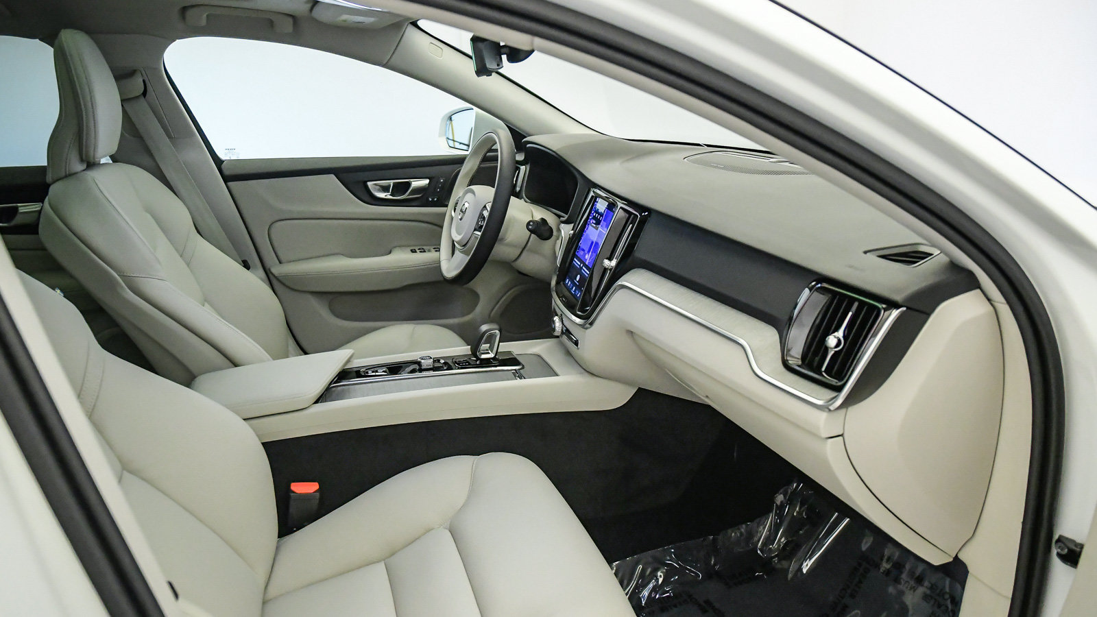 Certified 2025 Volvo V60 B5 Cross Country Plus AWD/4WD image 18