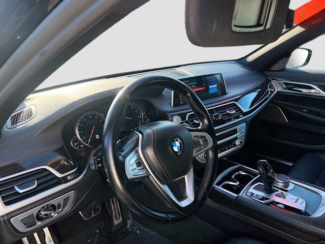 Used 2019 BMW 740i w/ M Sport Package image 9