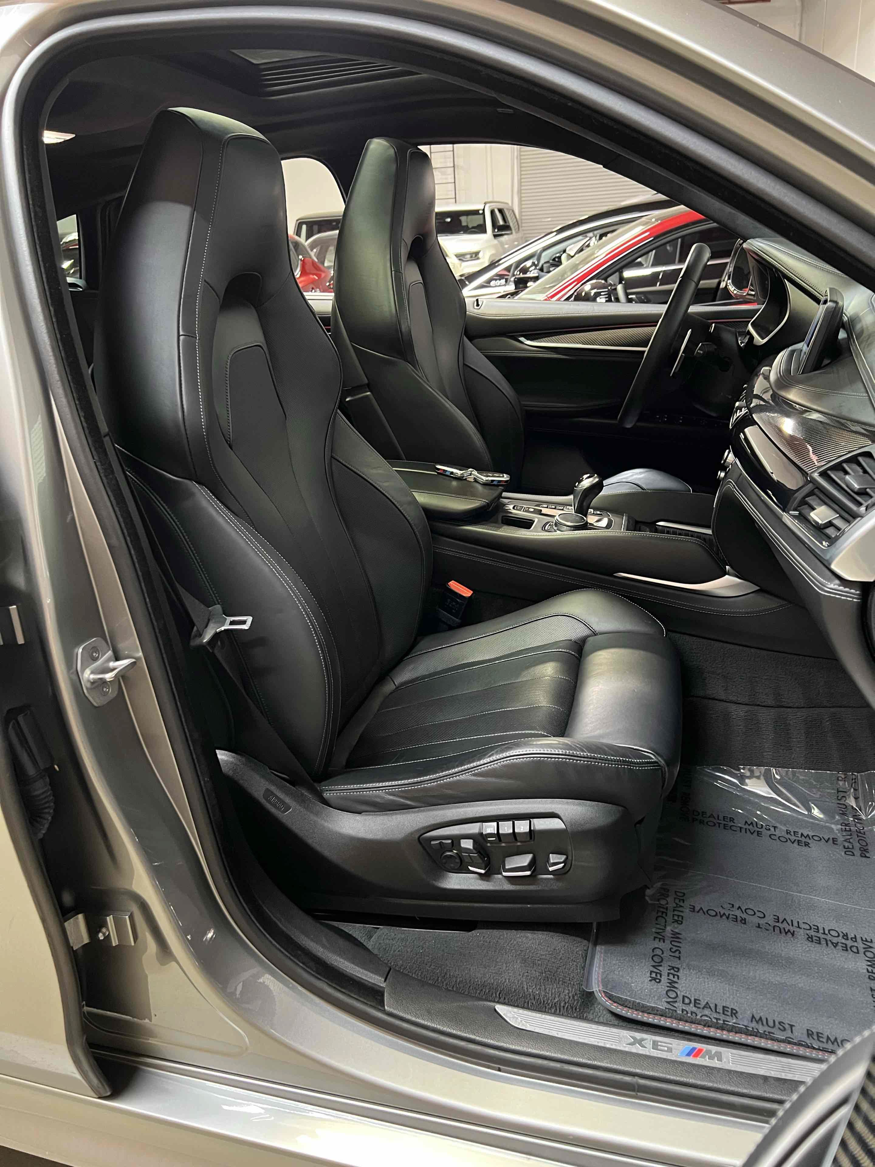 Used 2017 BMW X6 M AWD/4WD image 28