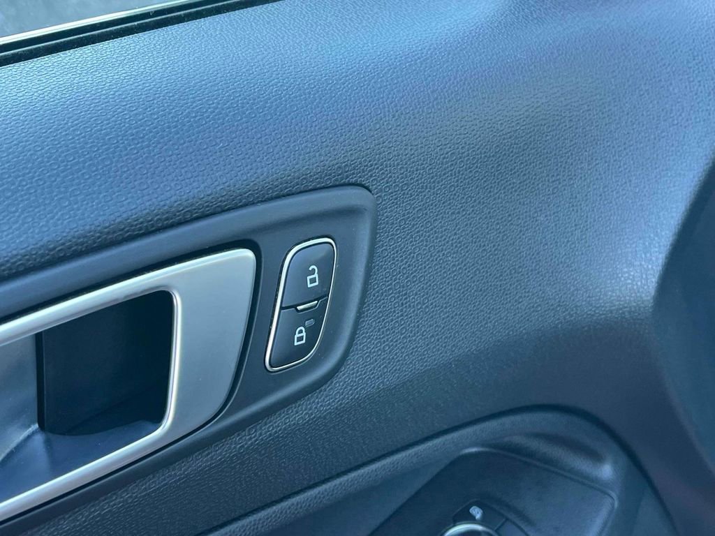 Used 2020 Ford EcoSport Titanium image 25