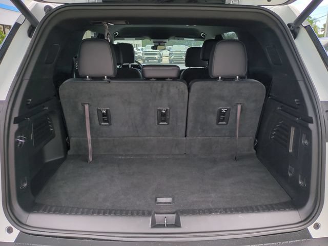 Used 2025 Chevrolet Traverse LT FWD image 14