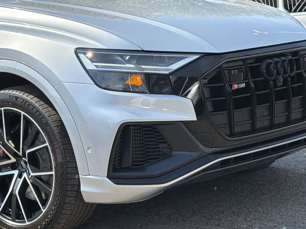 Used 2021 Audi SQ8 Premium Plus w/ SQ8 Black Optic Package image 4