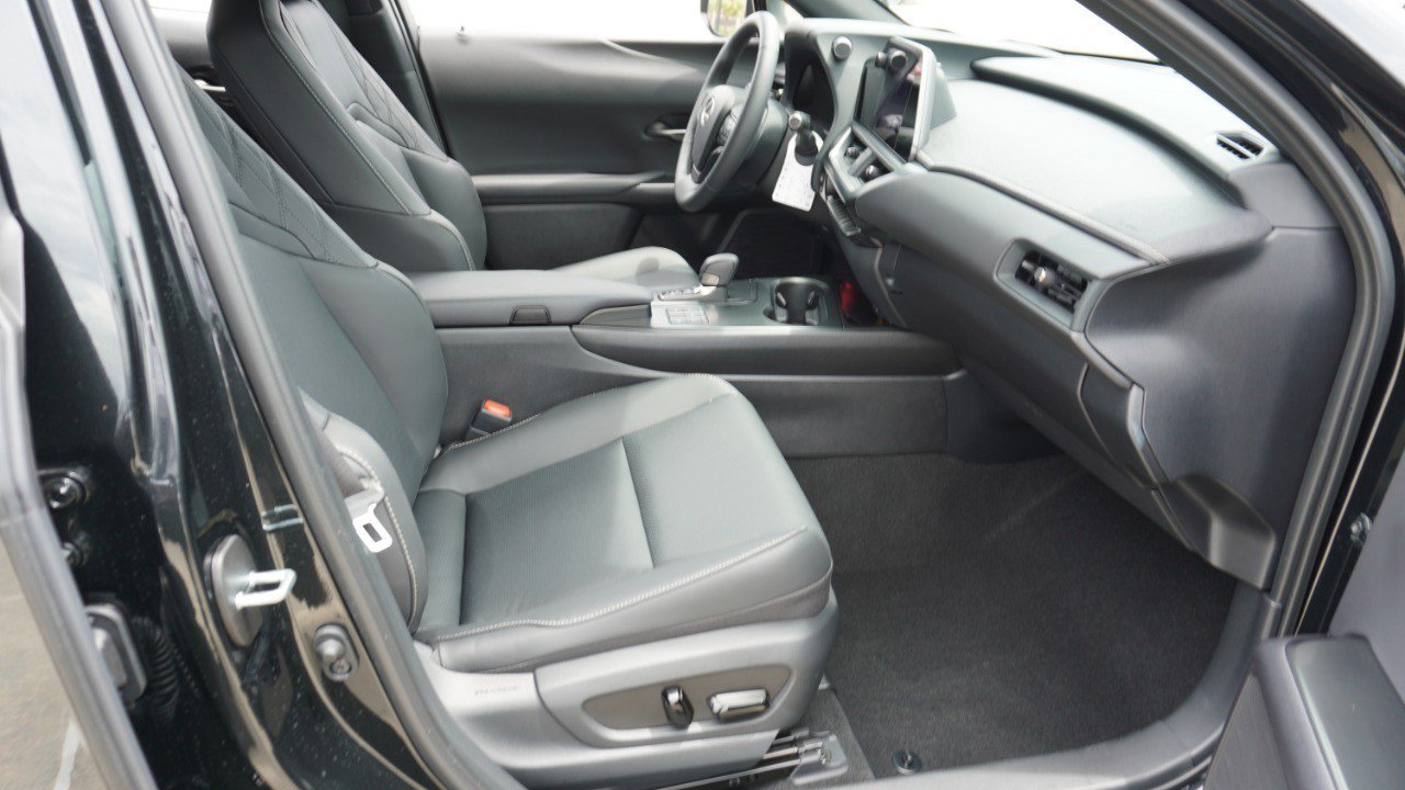 Certified 2026 Lexus UX 300h FWD w/ Accessory Package (2T) image 14