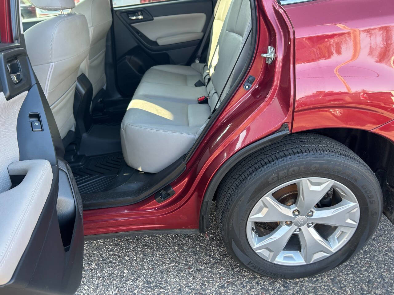 Used 2015 Subaru Forester 2.5i Limited image 11