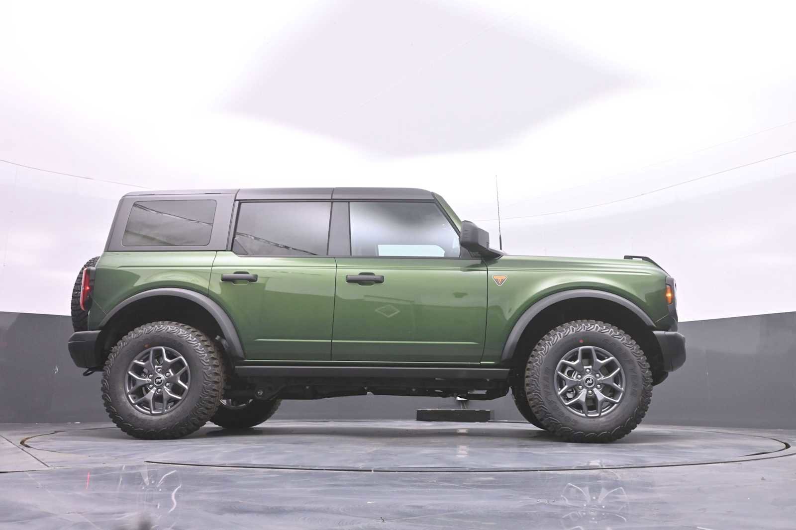 New 2025 Ford Bronco Badlands image 25