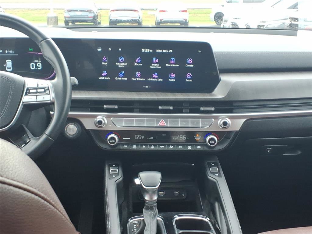 Used 2023 Kia Telluride EX w/ EX Captain's Chair Package image 10