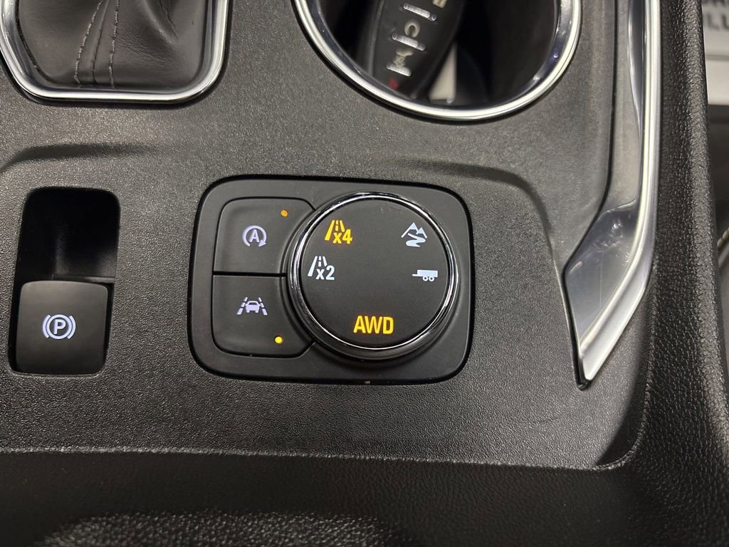 Used 2023 Chevrolet Traverse LT AWD/4WD image 33
