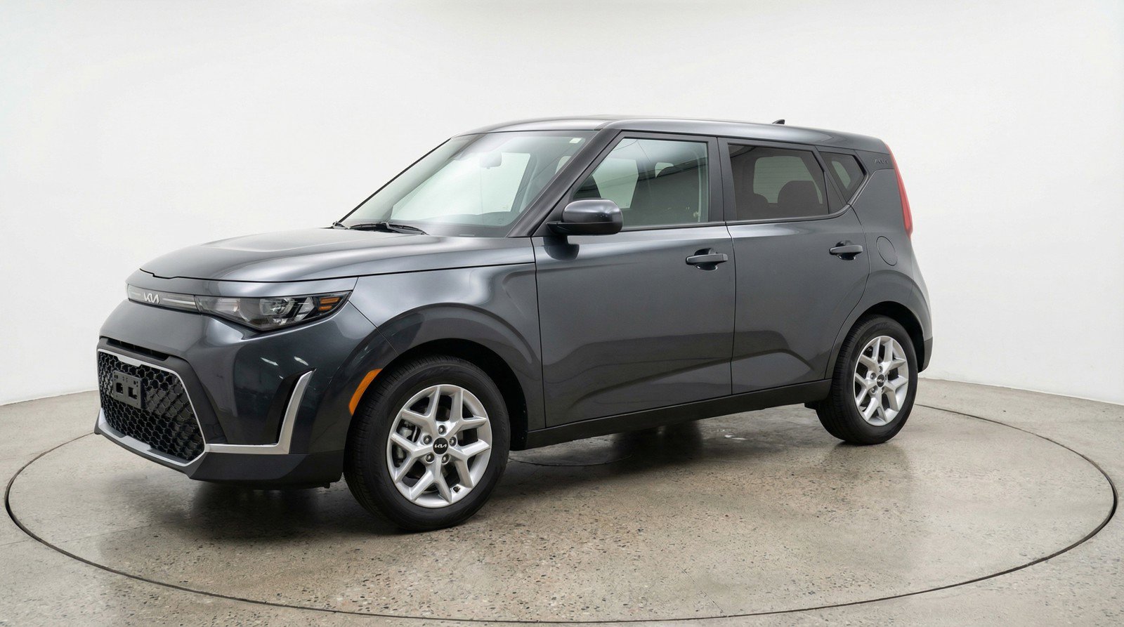 Used 2025 Kia Soul LX w/ LX Technology Package image 3