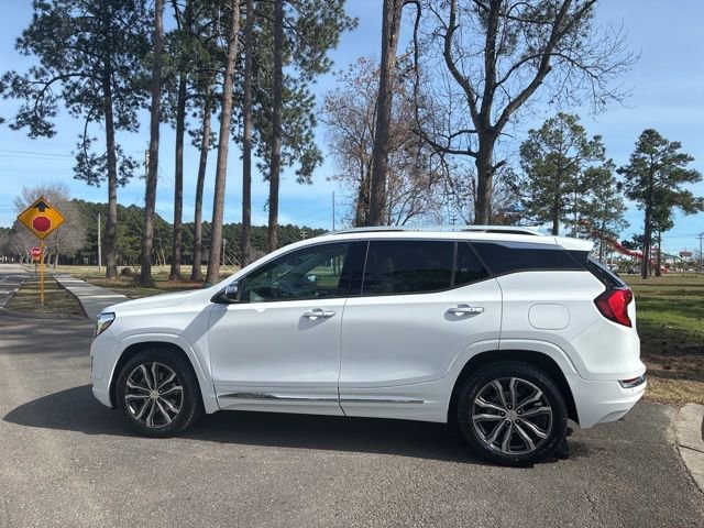 Used 2020 GMC Terrain Denali w/ Denali Premium Package image 7