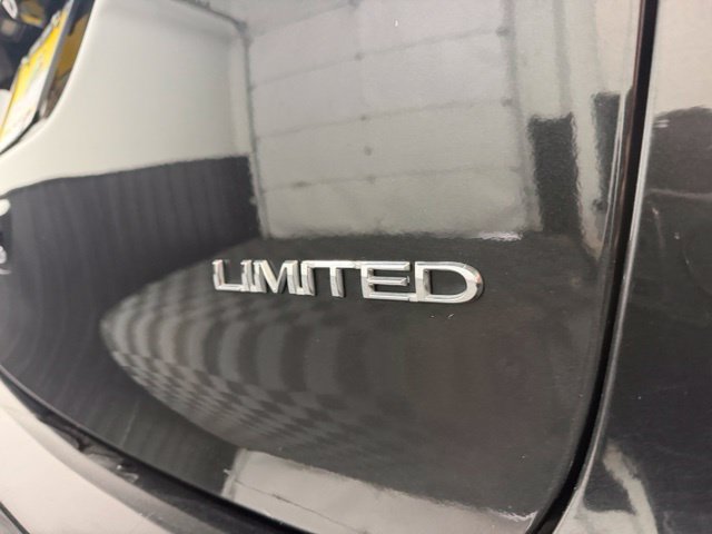 Used 2019 Chrysler Pacifica Limited FWD image 43