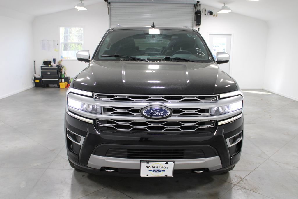 Used 2023 Ford Expedition Platinum image 3