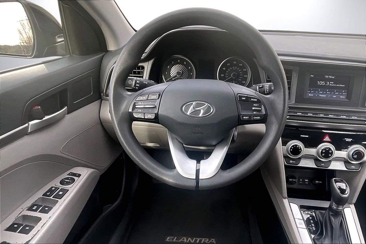 Used 2019 Hyundai Elantra SE image 12
