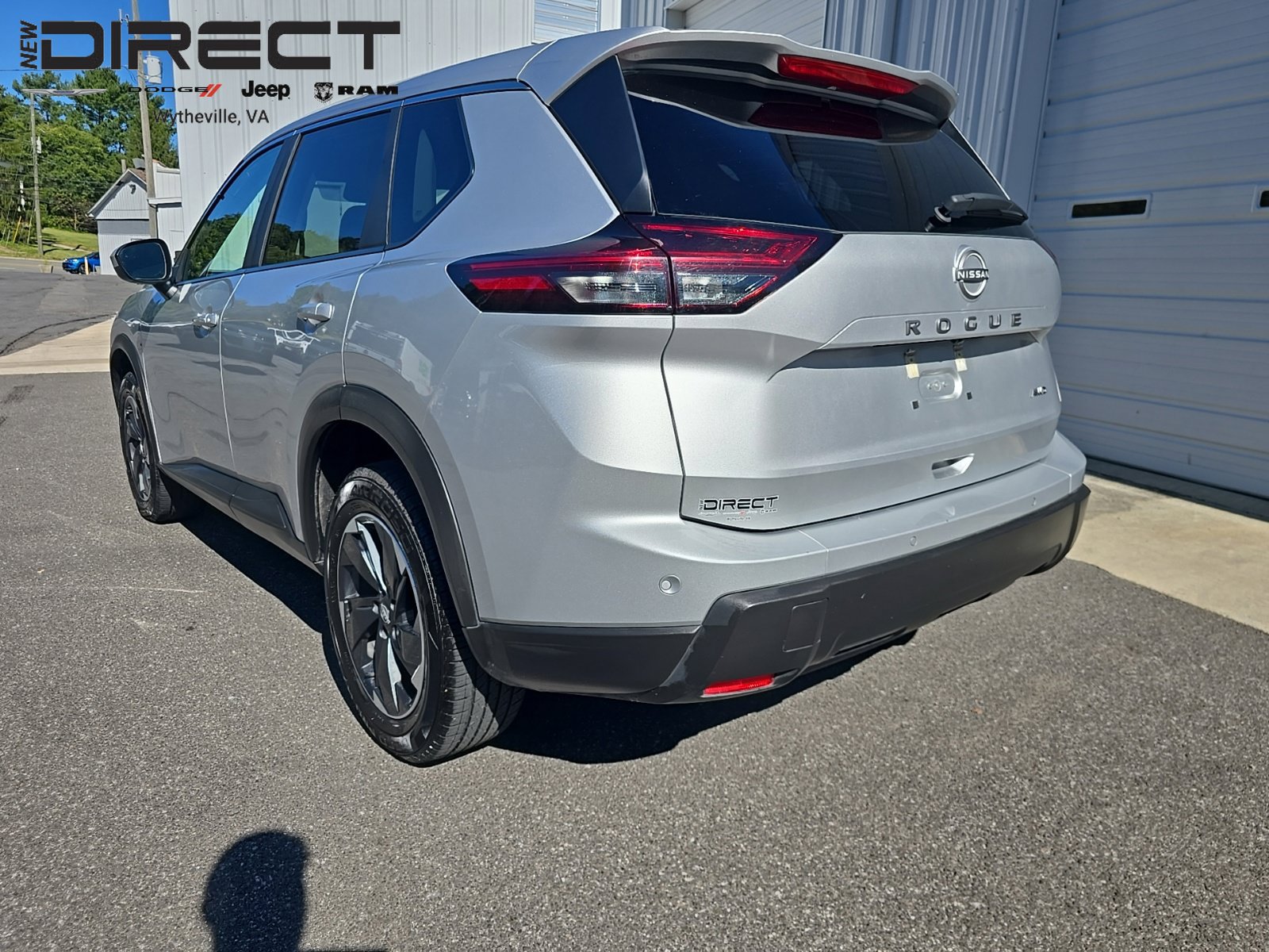 Used 2025 Nissan Rogue SV AWD/4WD image 5