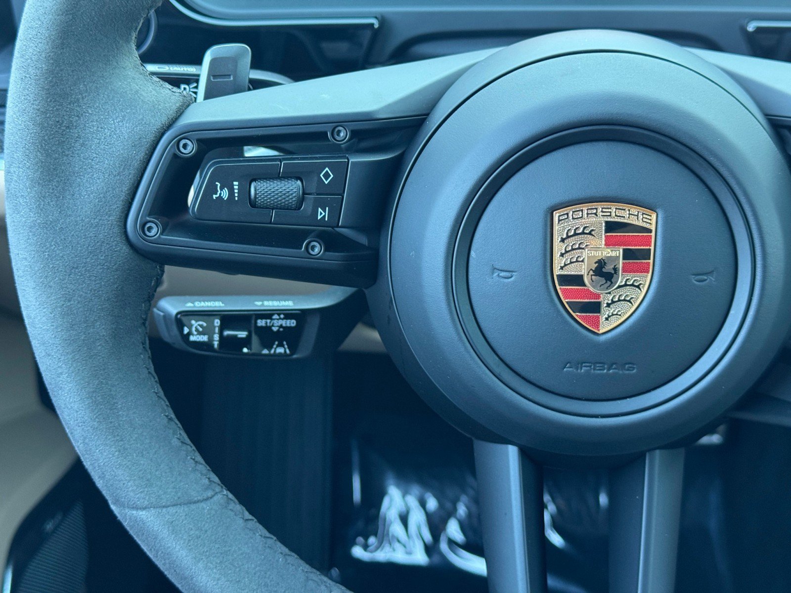 Used 2024 Porsche Cayenne Turbo AWD/4WD image 23