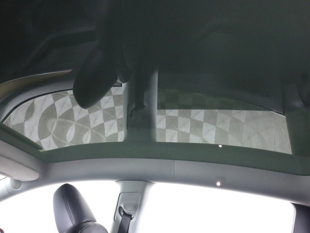 Used 2024 Tesla Model Y Long Range image 27