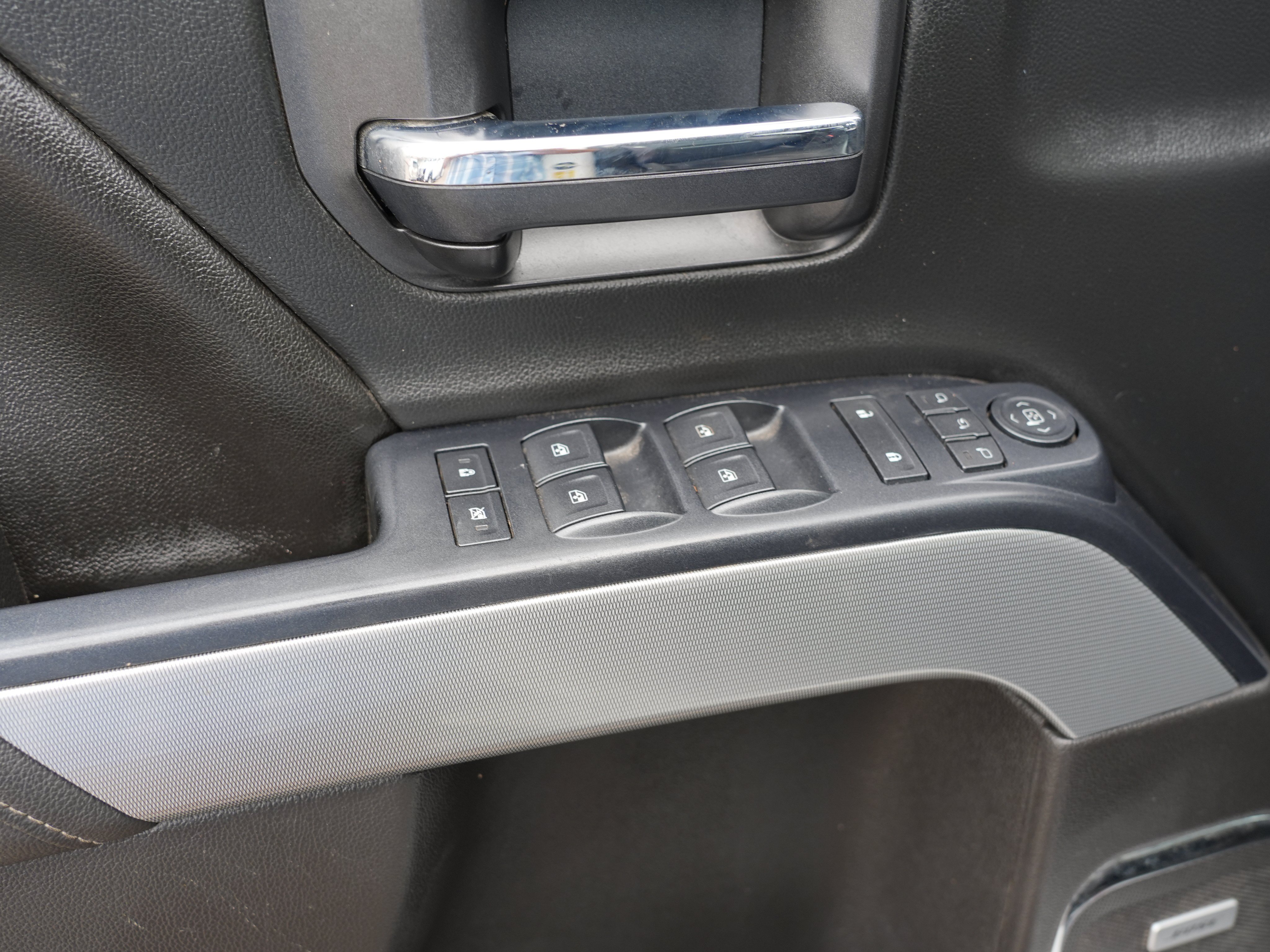 Used 2016 Chevrolet Silverado 2500 LTZ w/ Duramax Plus Package AWD/4WD image 17