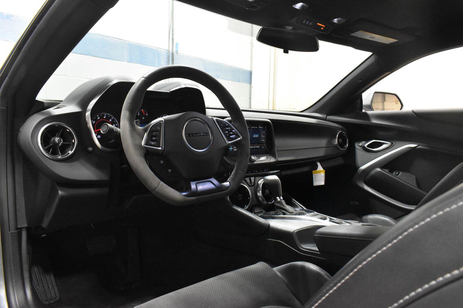 Used 2021 Chevrolet Camaro LT RWD image 5