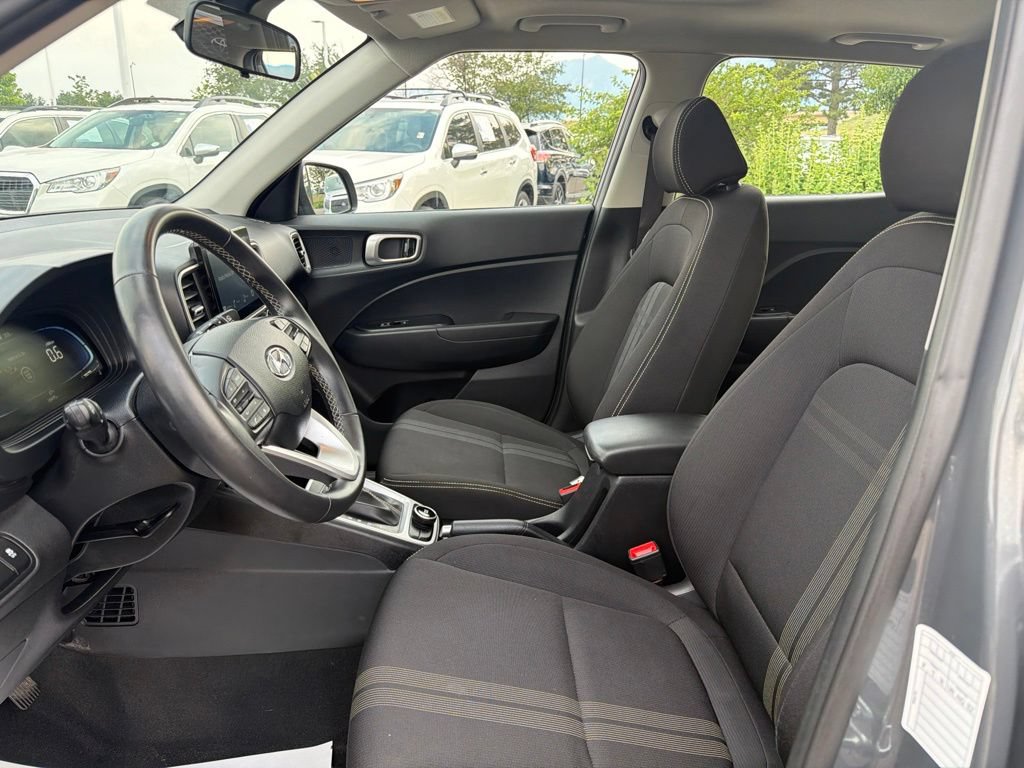 Used 2025 Hyundai Venue SEL FWD image 22